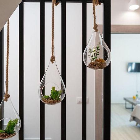 White&Gray Apartment Rethymno  Bagian luar foto