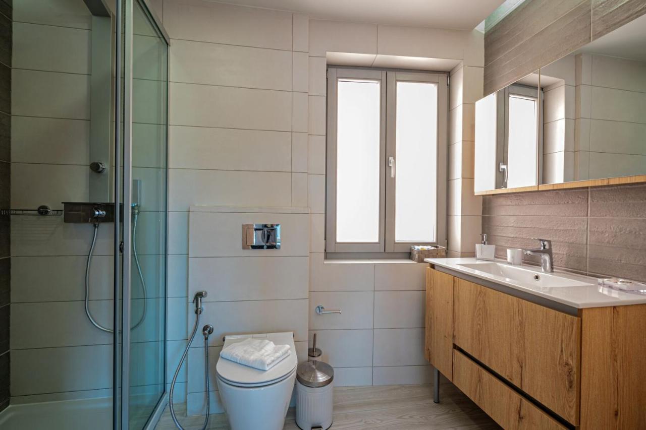 White&Gray Apartment Rethymno  Bagian luar foto