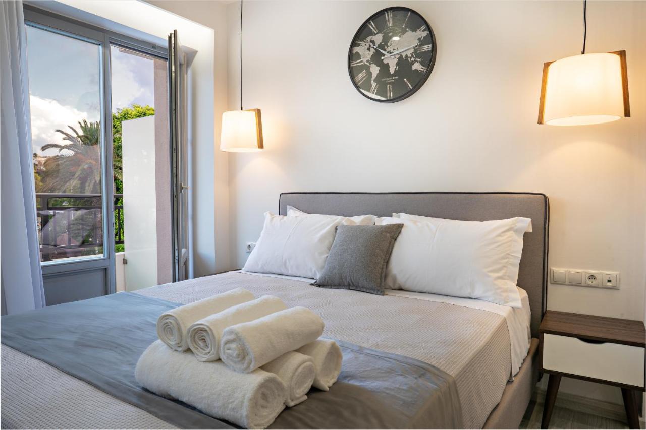 White&Gray Apartment Rethymno  Bagian luar foto