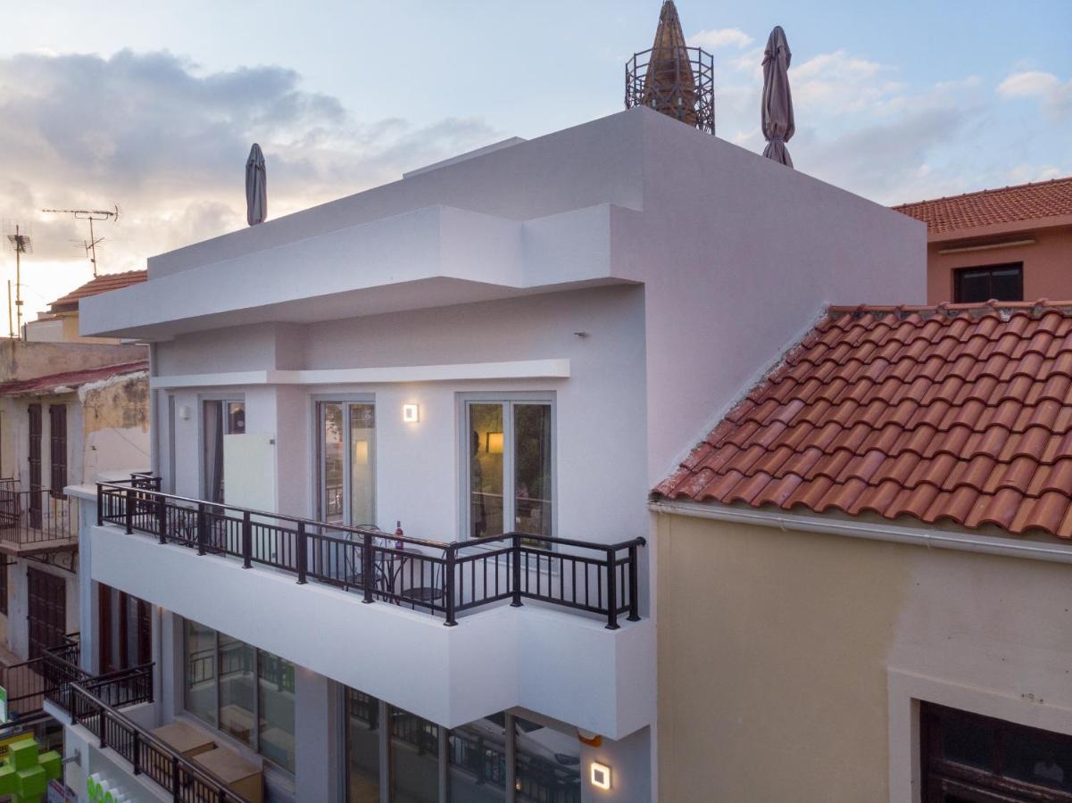 White&Gray Apartment Rethymno  Bagian luar foto