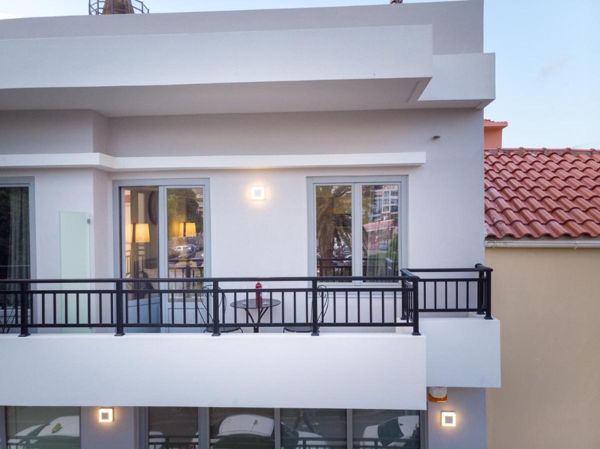 White&Gray Apartment Rethymno  Bagian luar foto