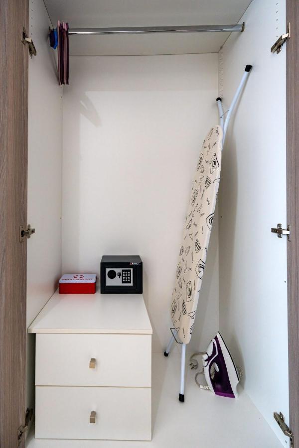 White&Gray Apartment Rethymno  Bagian luar foto